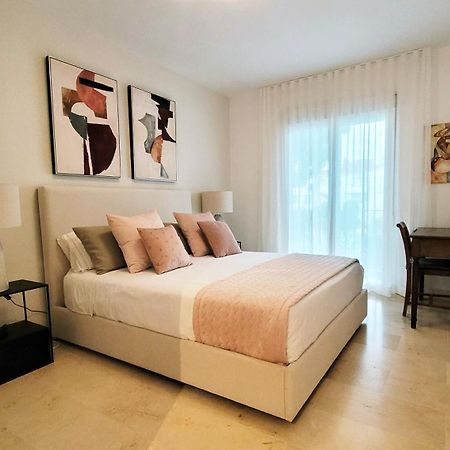 Apartment In El Presidente Beach Side New Golden Mile Estepona Dış mekan fotoğraf