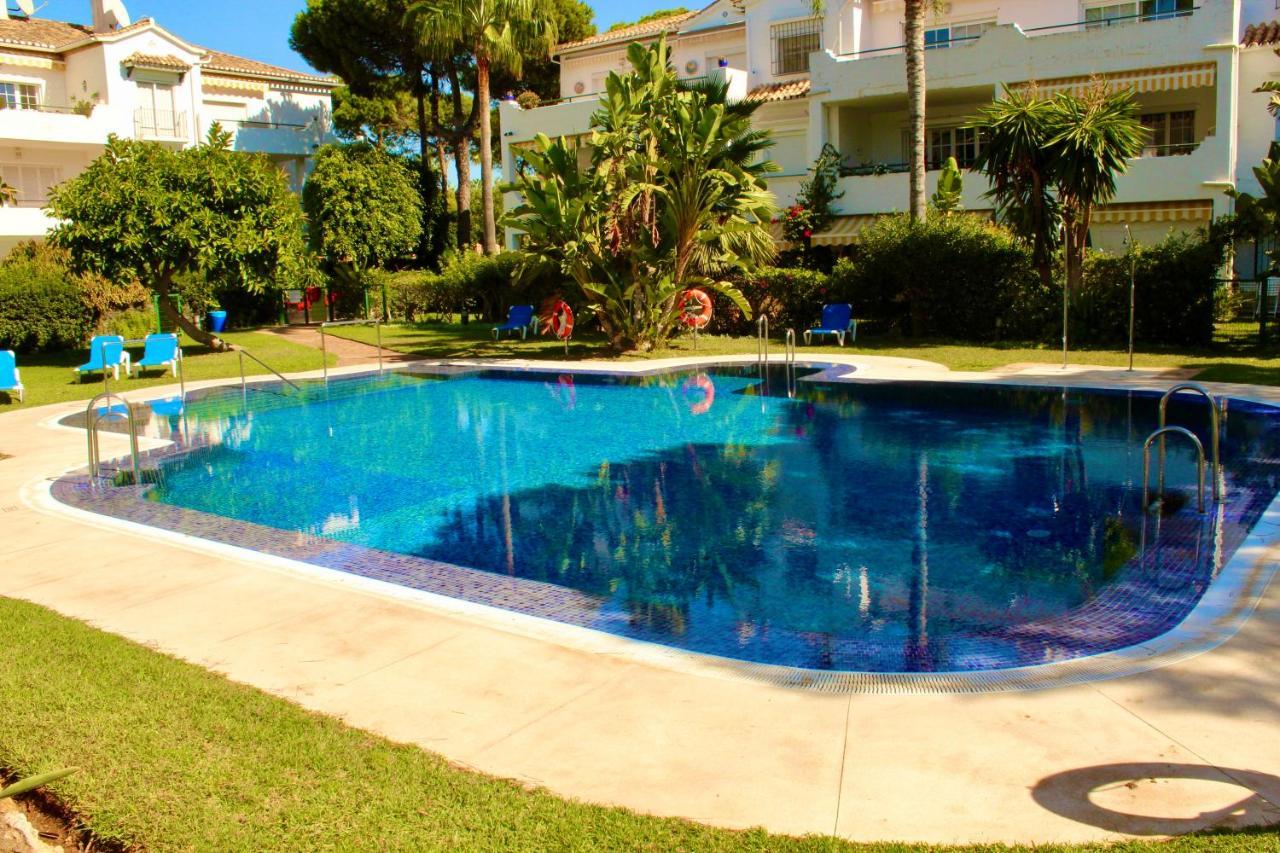 Apartment In El Presidente Beach Side New Golden Mile Estepona Dış mekan fotoğraf