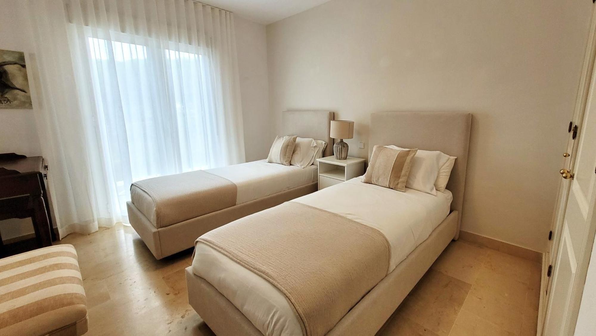 Apartment In El Presidente Beach Side New Golden Mile Estepona Dış mekan fotoğraf